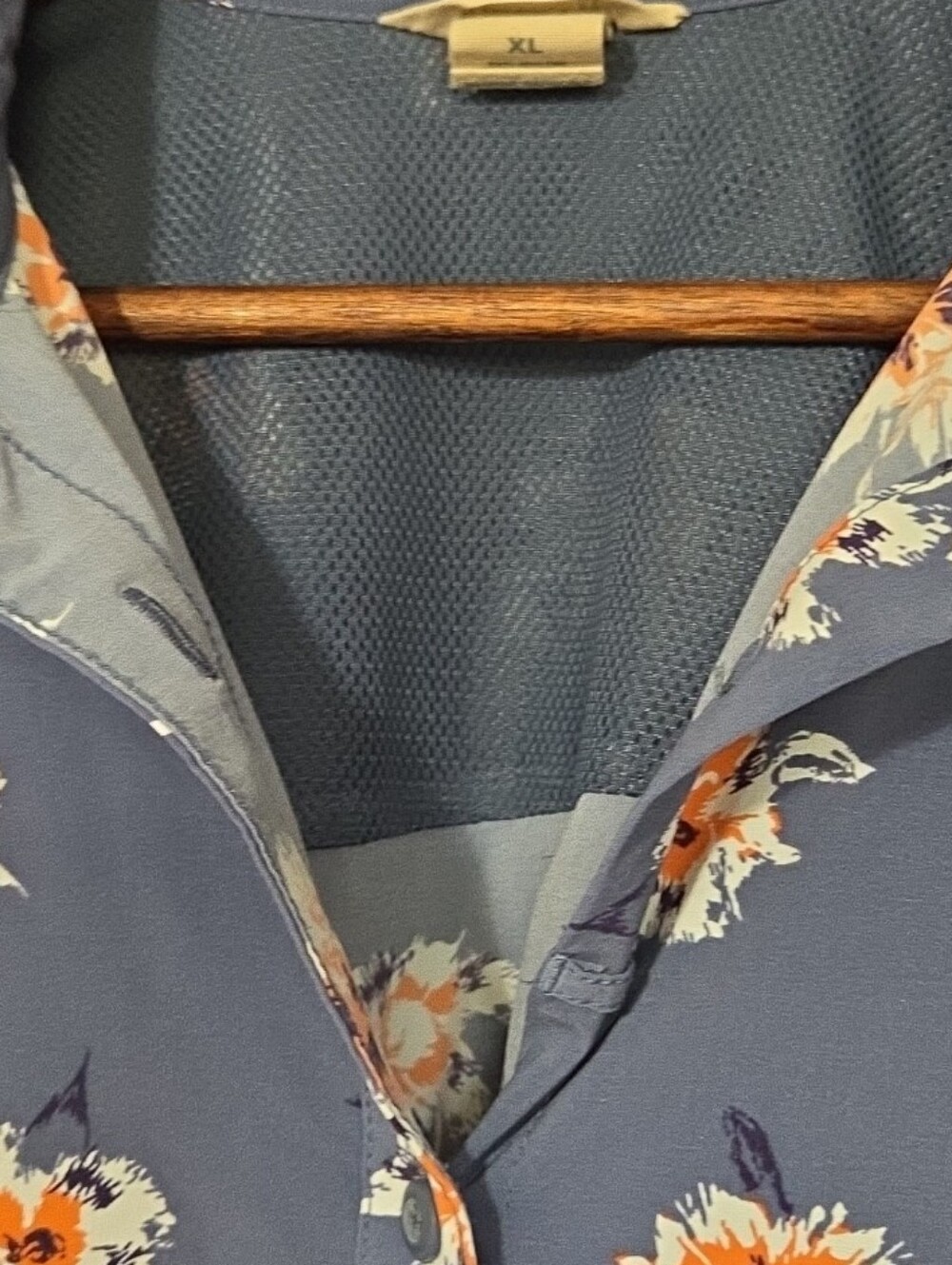 Women's DULUTH Shirt Size XL Long Sleeve Button Fown Blue Floral Vented - Picture 4 of 10